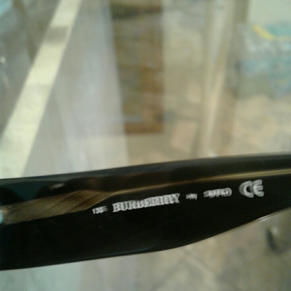 Burberry Sunglaases - Picture 4 of 4